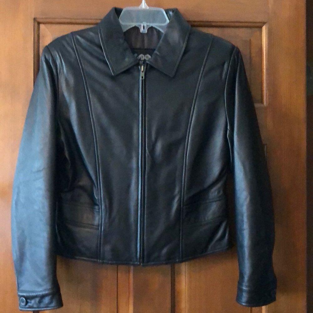 Women’s Fitted Black Leather Jacket Size Medium
